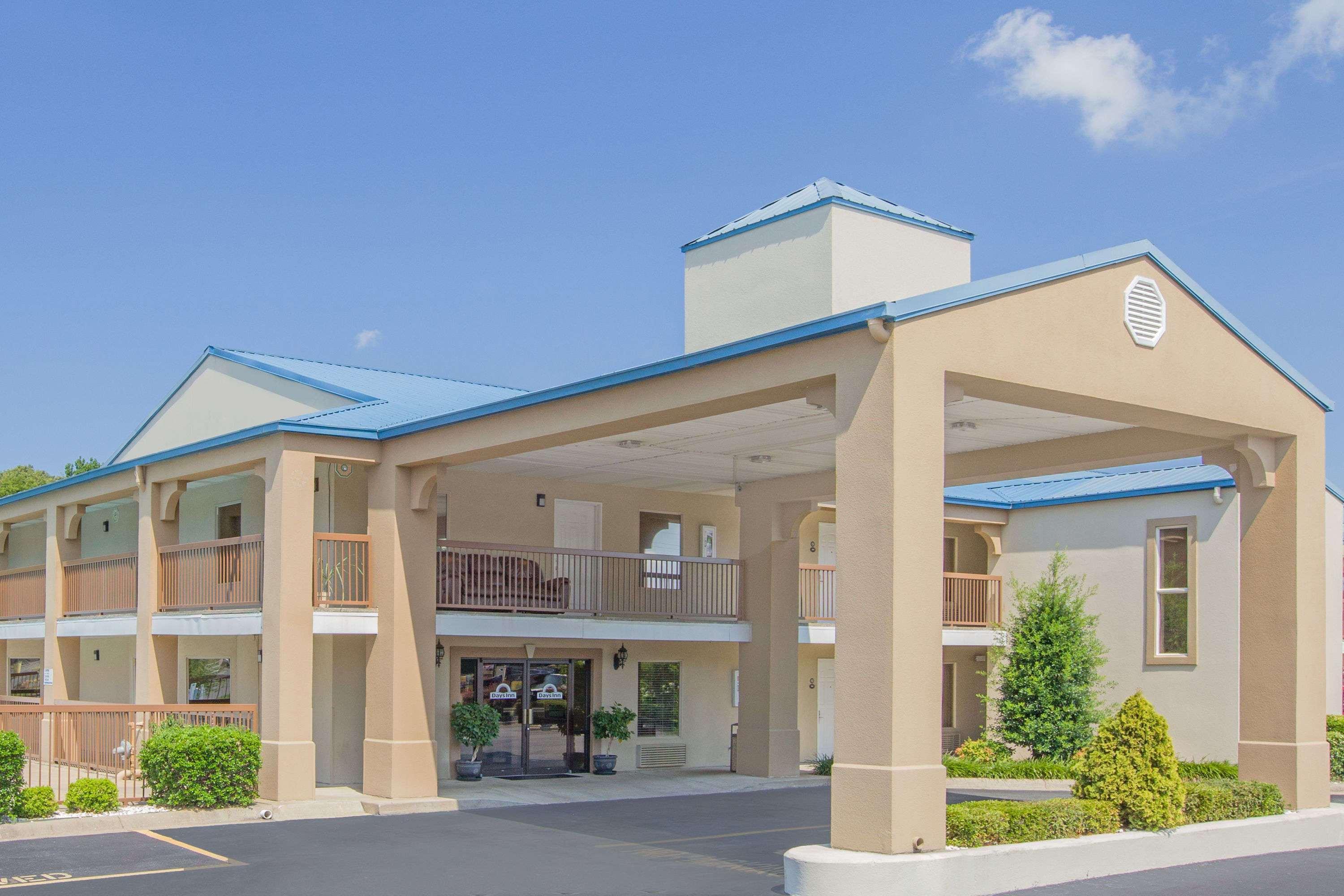 Days Inn & Suites By Wyndham Pine Bluff Eksteriør bilde