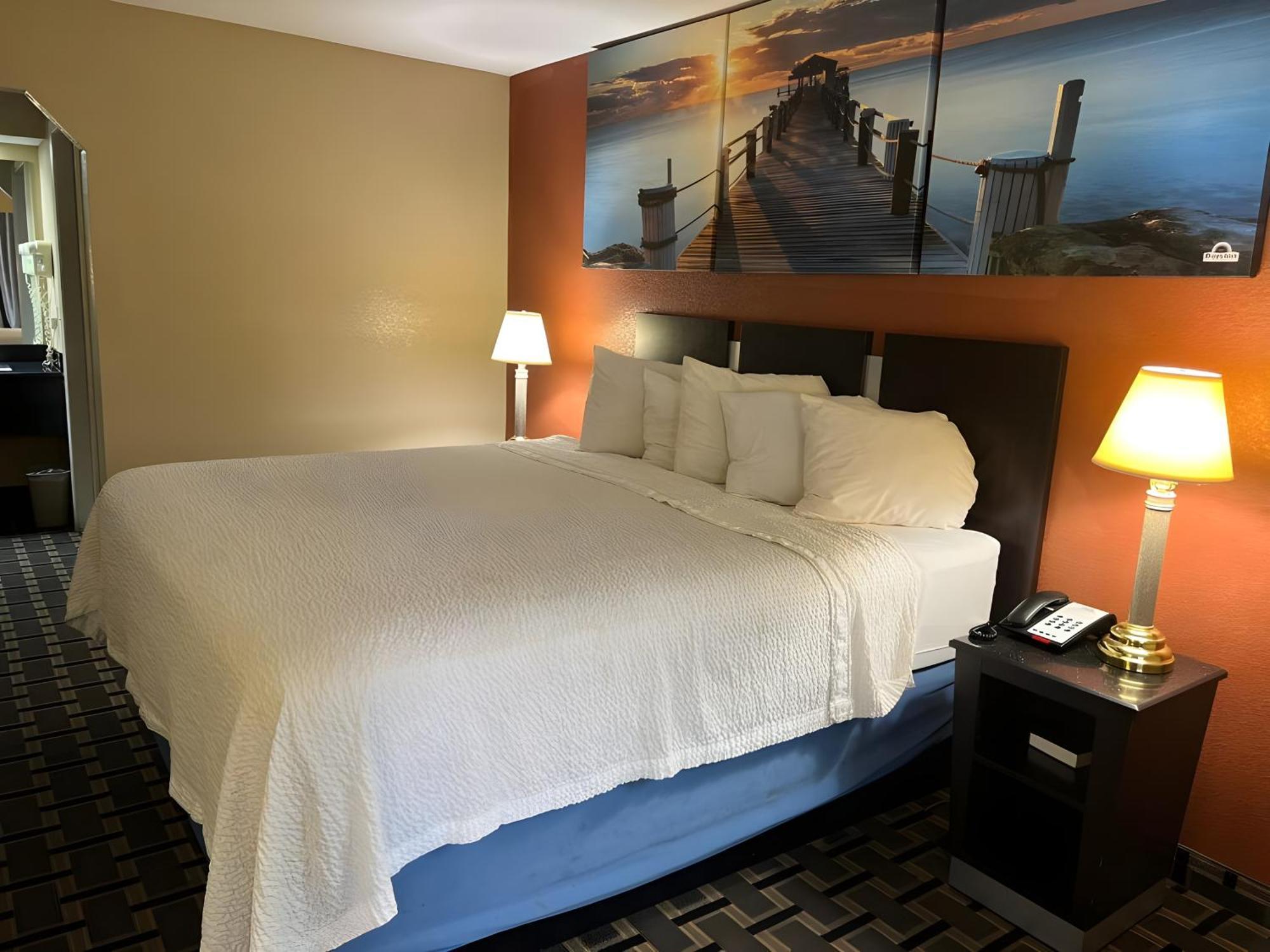 Days Inn & Suites By Wyndham Pine Bluff Eksteriør bilde