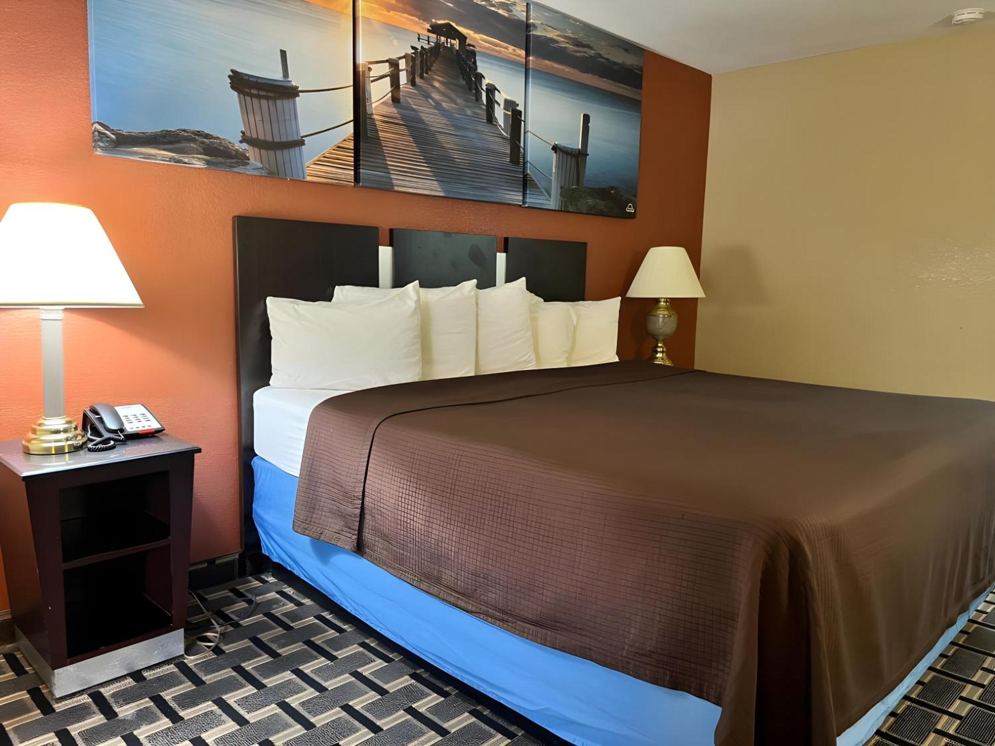 Days Inn & Suites By Wyndham Pine Bluff Eksteriør bilde